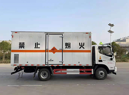 汤原爆破器材运输车